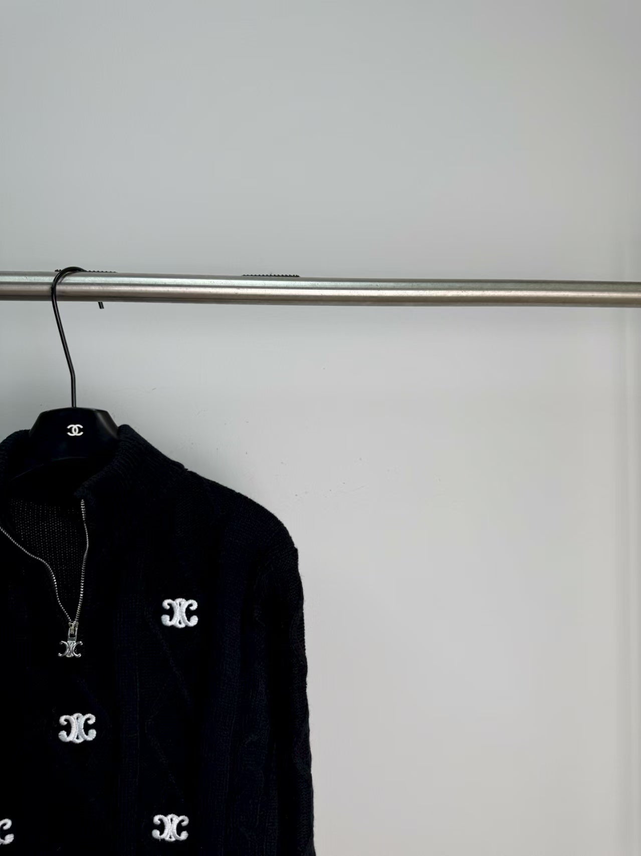 New Knitted Embroidered Top