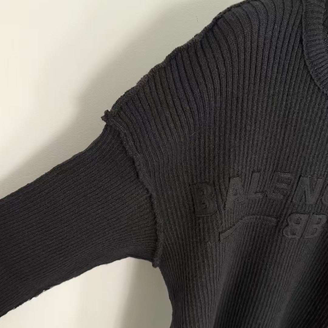 New embroidered fabric long sleeved sweater
