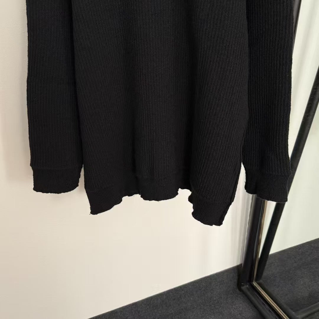 New embroidered fabric long sleeved sweater