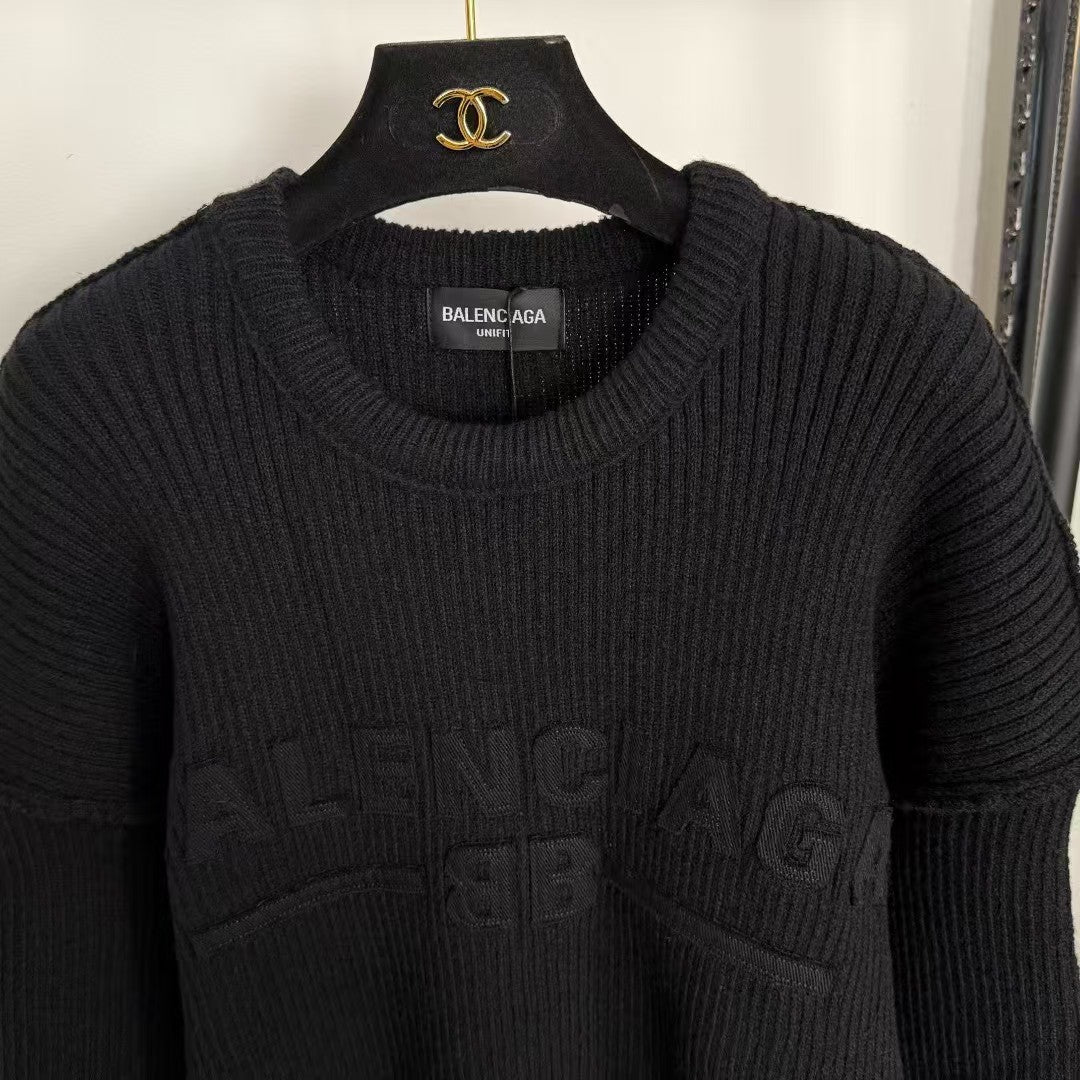 New embroidered fabric long sleeved sweater
