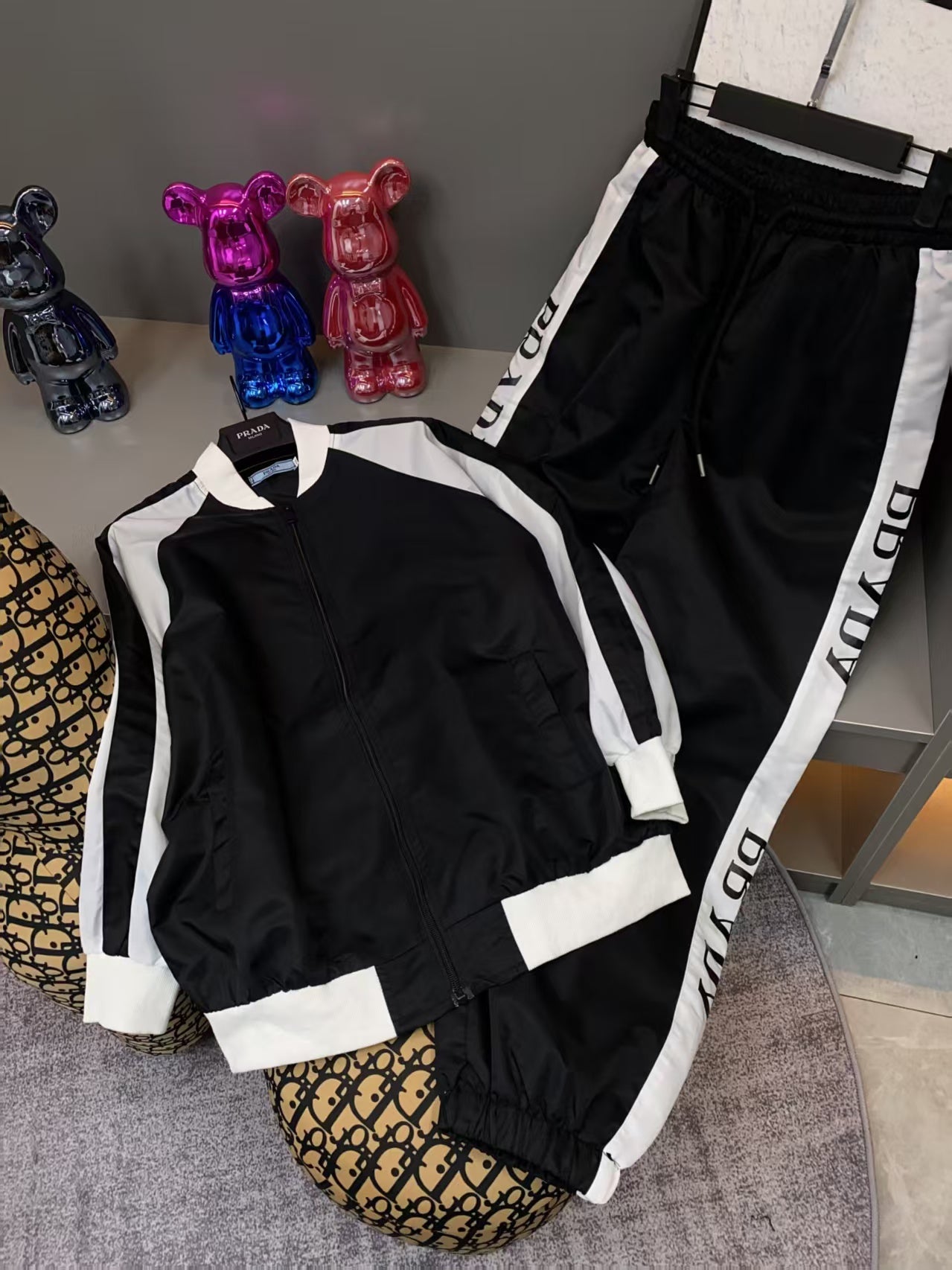 New sports suit
