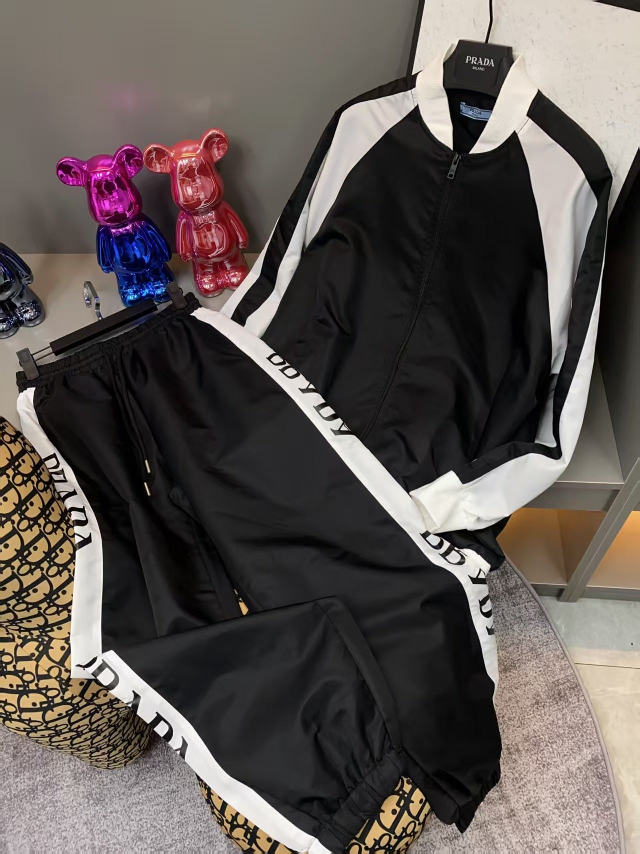 New sports suit