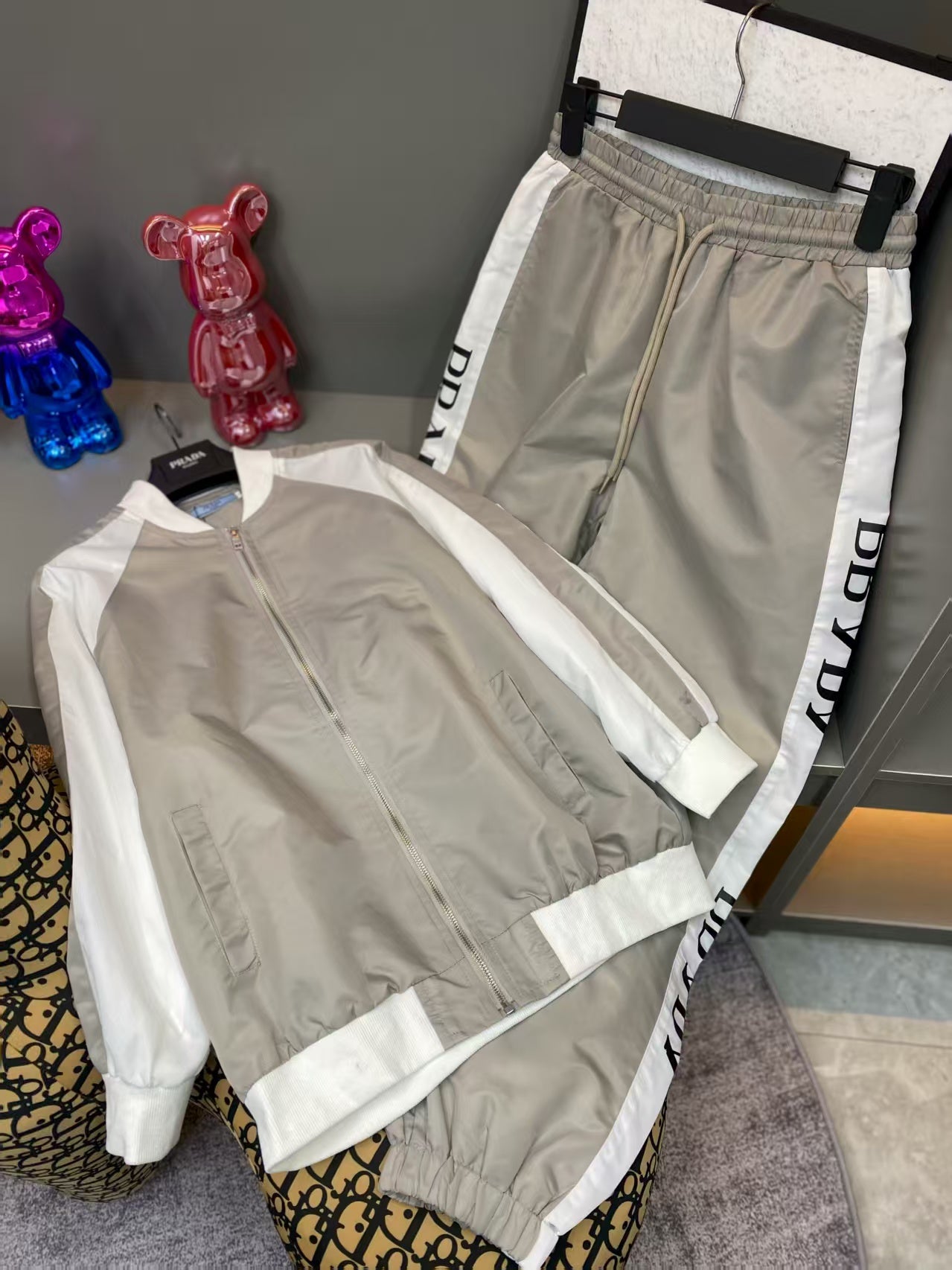New sports suit