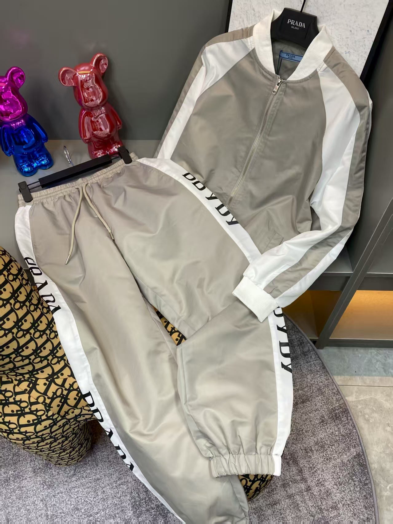 New sports suit
