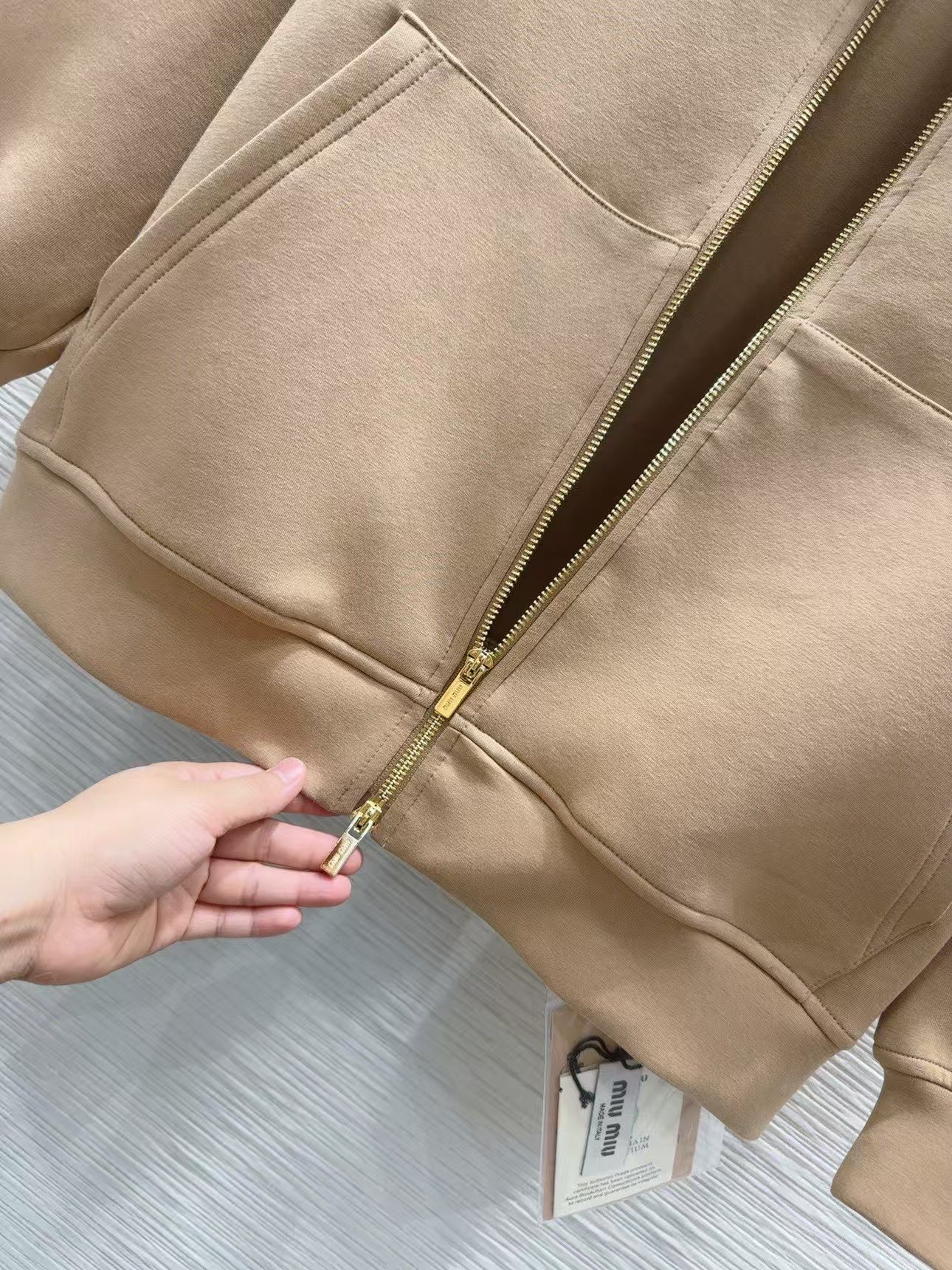 Hooded zipper set
