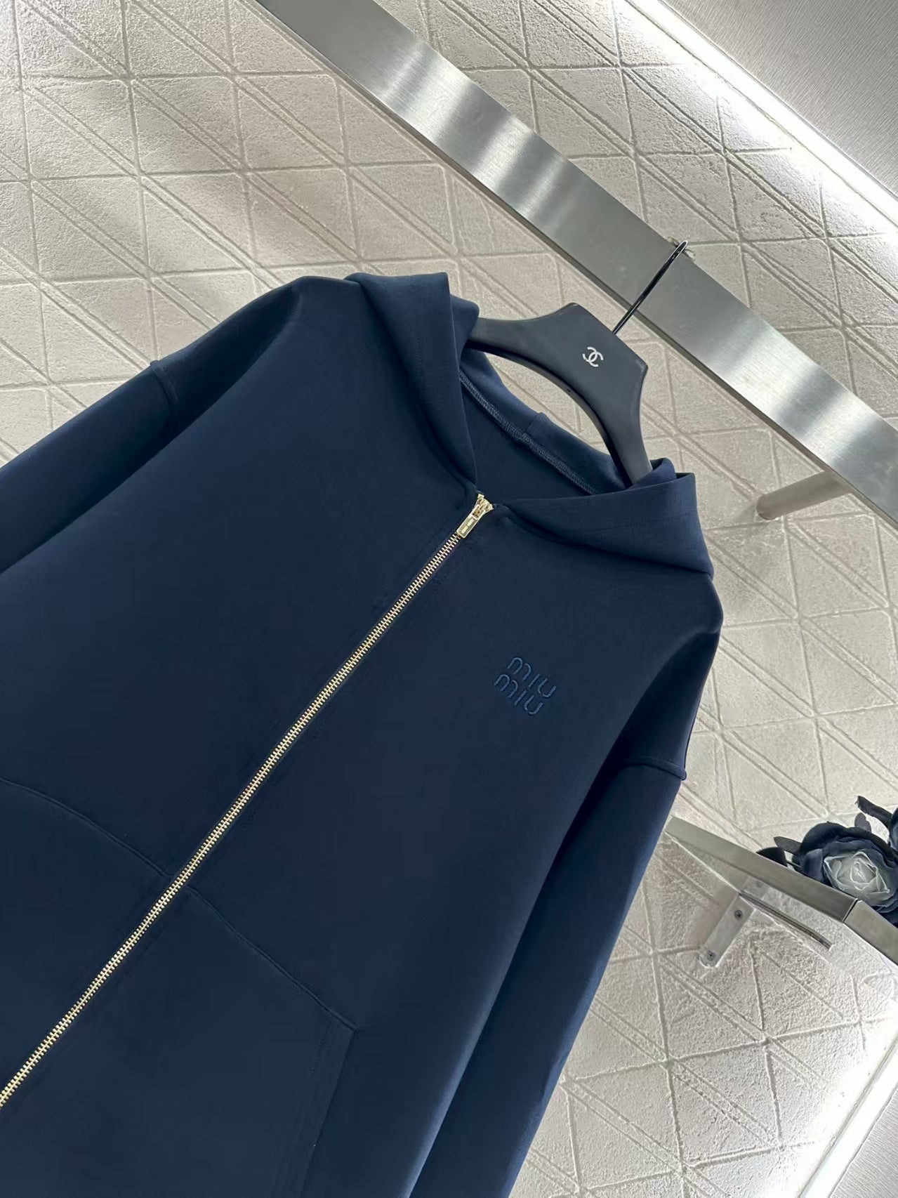 Hooded zipper set