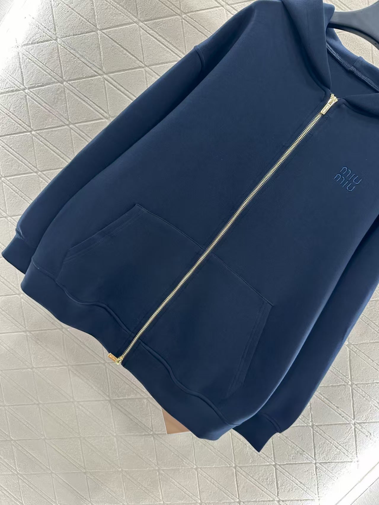 Hooded zipper set