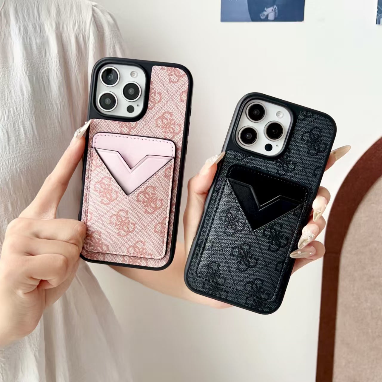 V-shaped card holder phone case