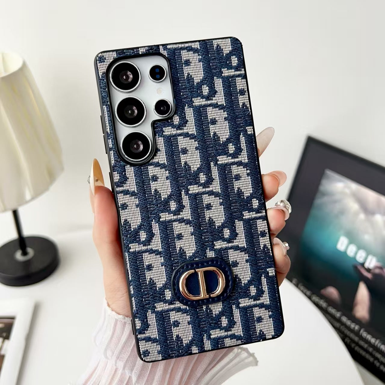 High end carbon fiber patterned leather phone case