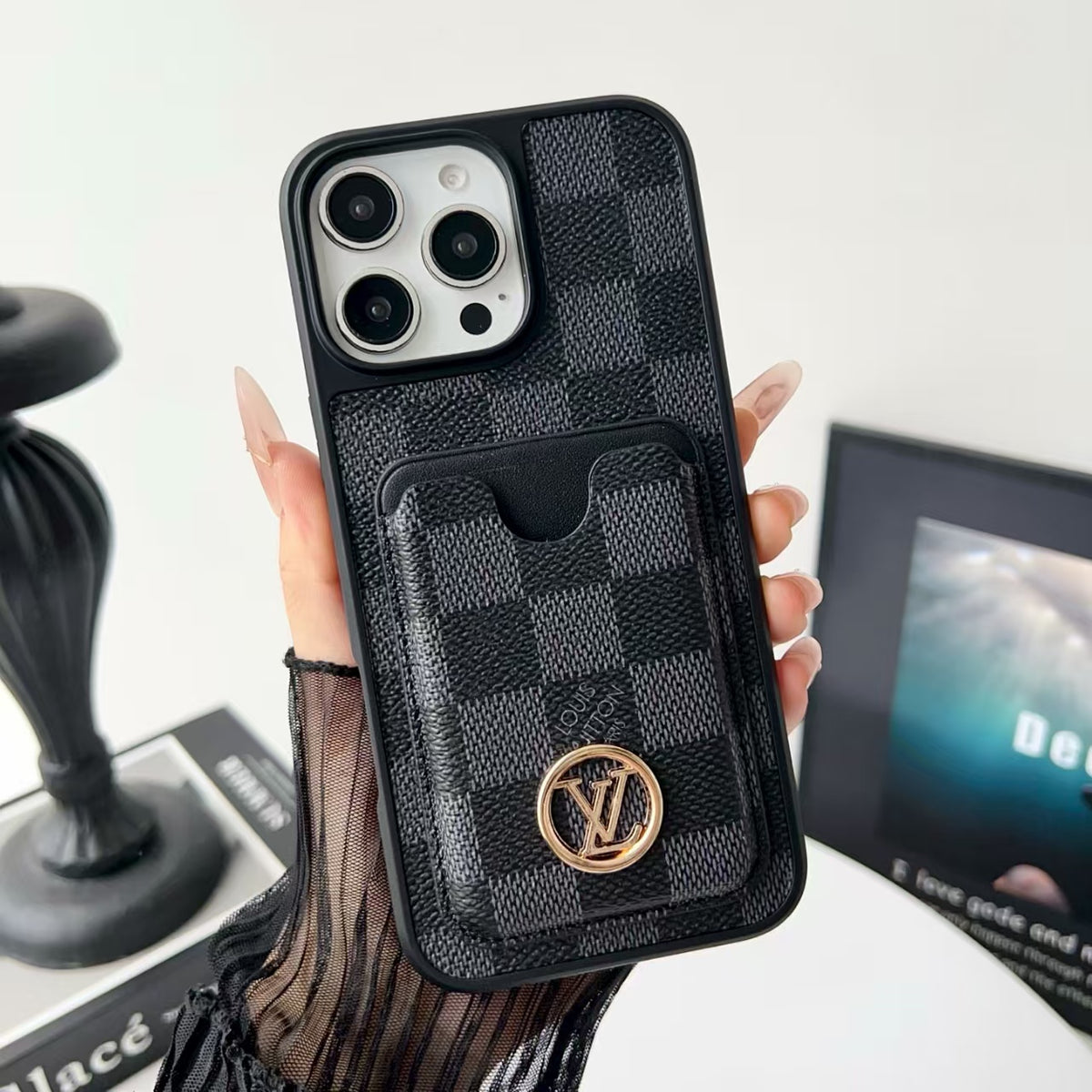 Carbon fiber patterned leather phone case