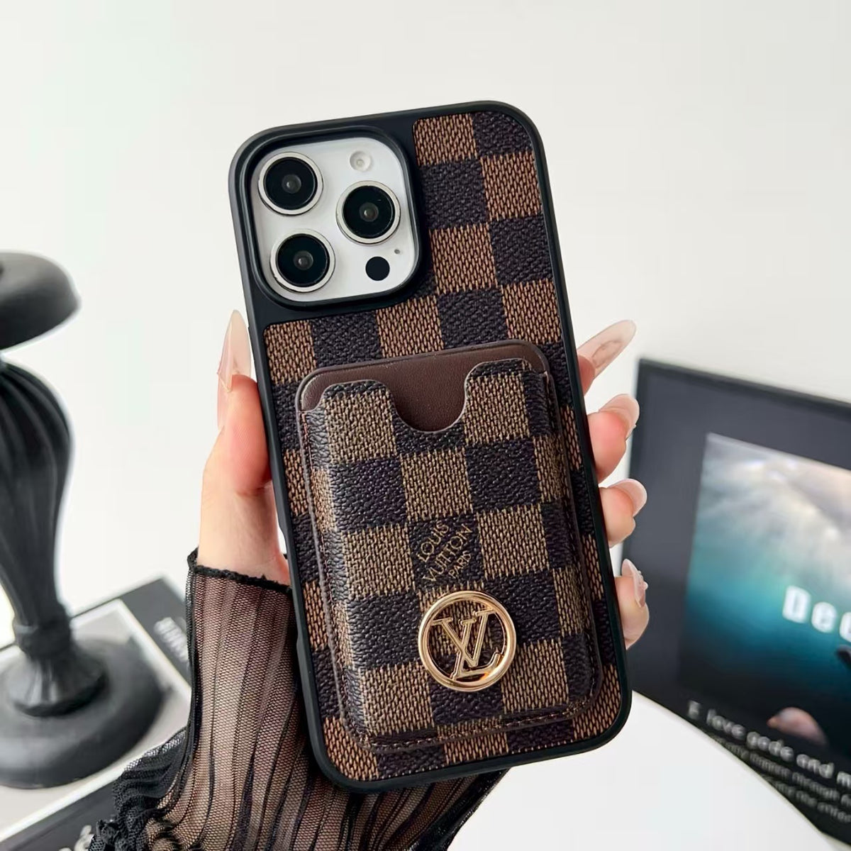Carbon fiber patterned leather phone case