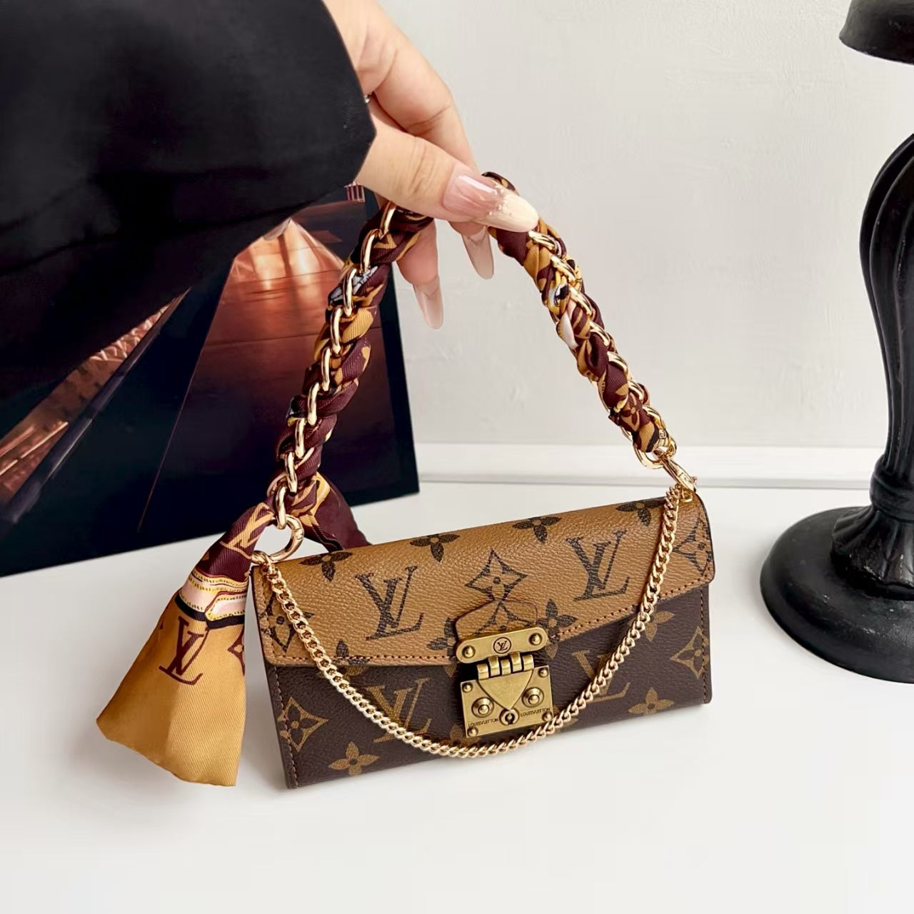 Postman leather case+special silk scarf chain phone case