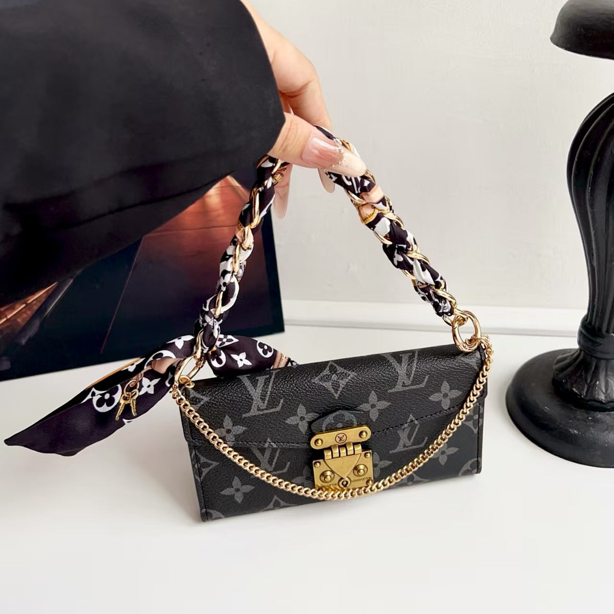Postman leather case+special silk scarf chain phone case