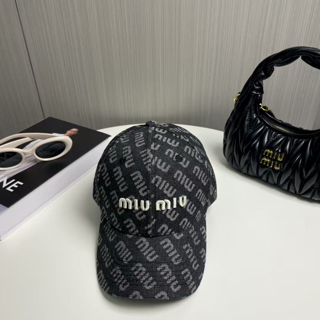 New embroidered baseball cap