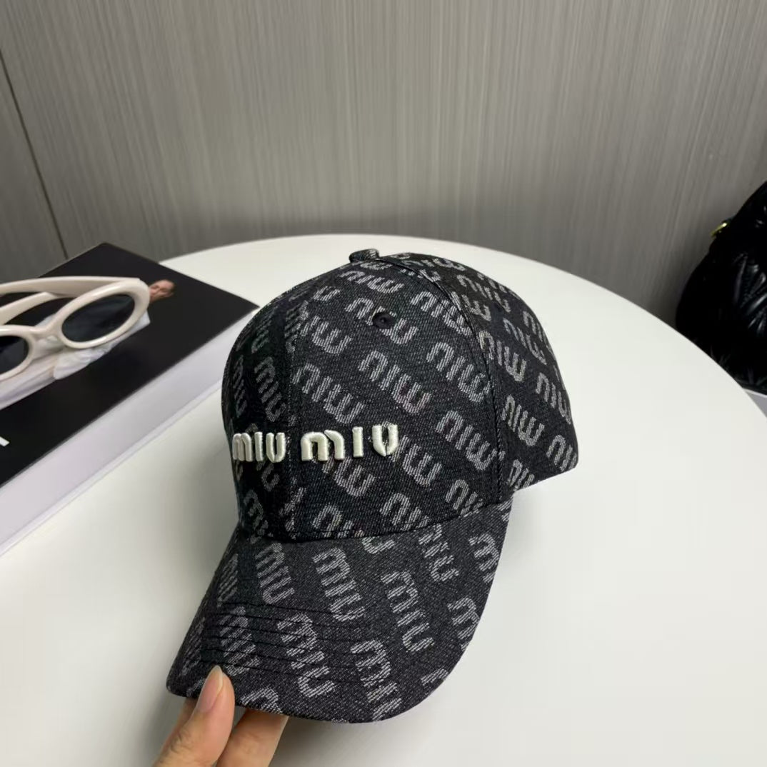 New embroidered baseball cap