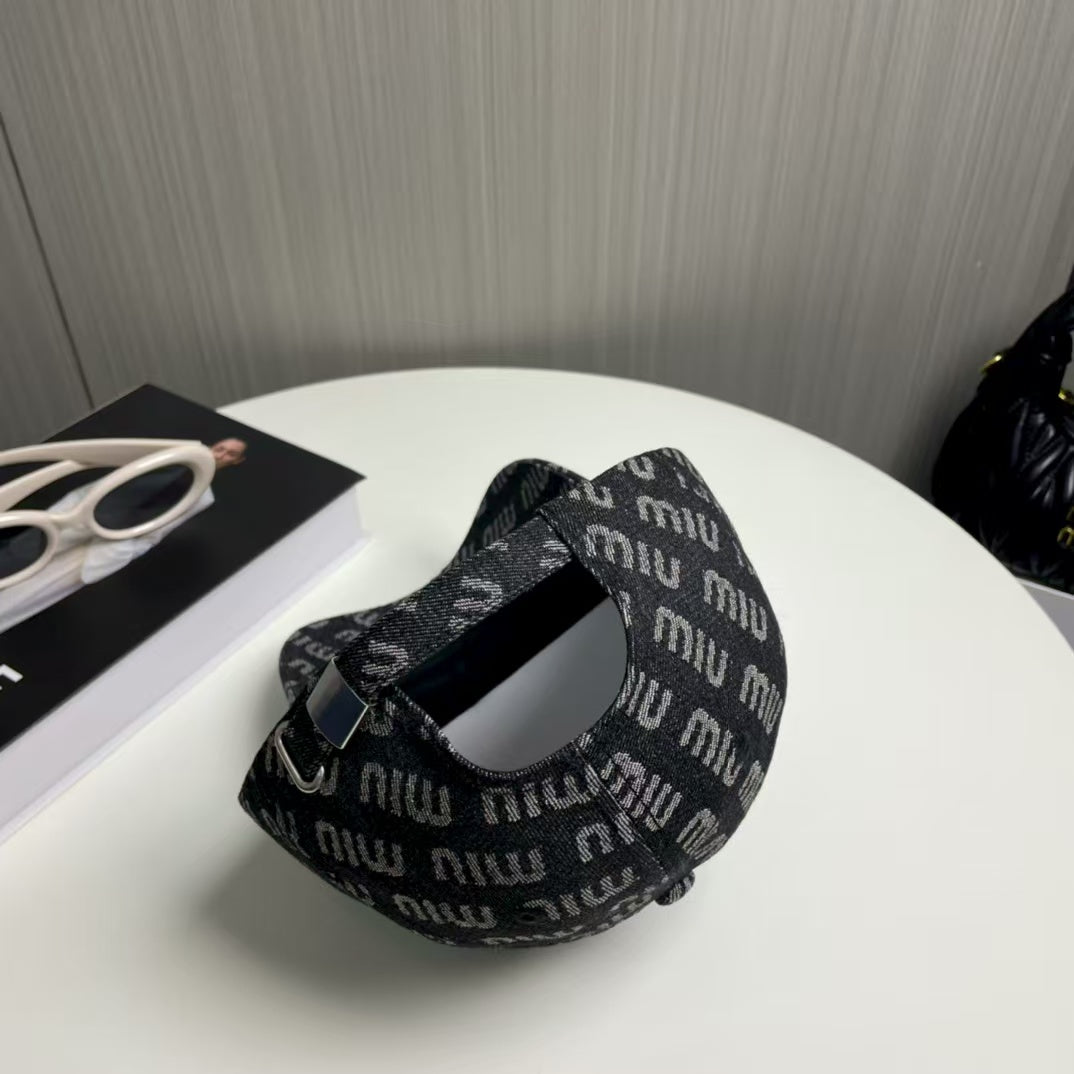 New embroidered baseball cap