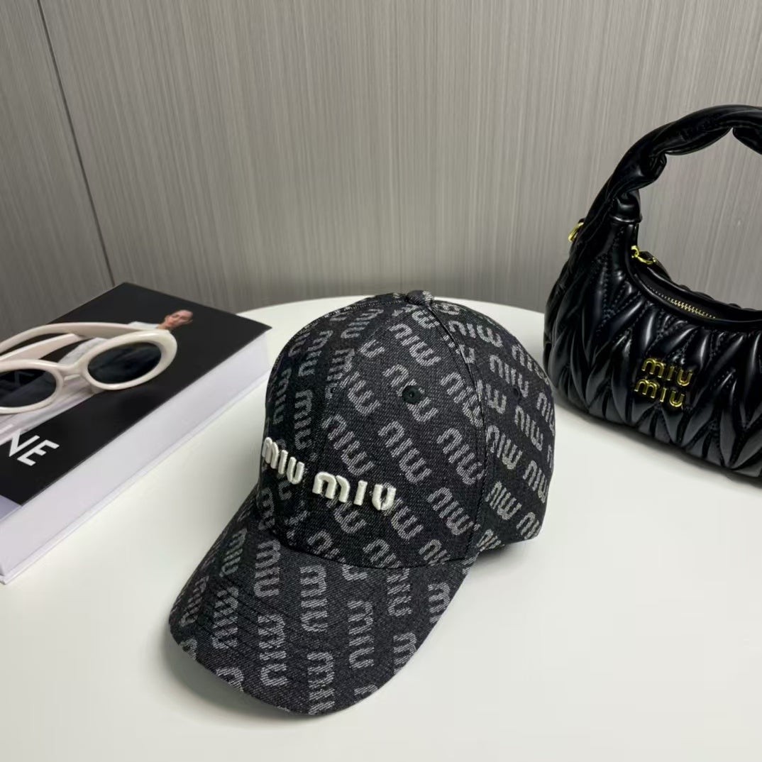 New embroidered baseball cap