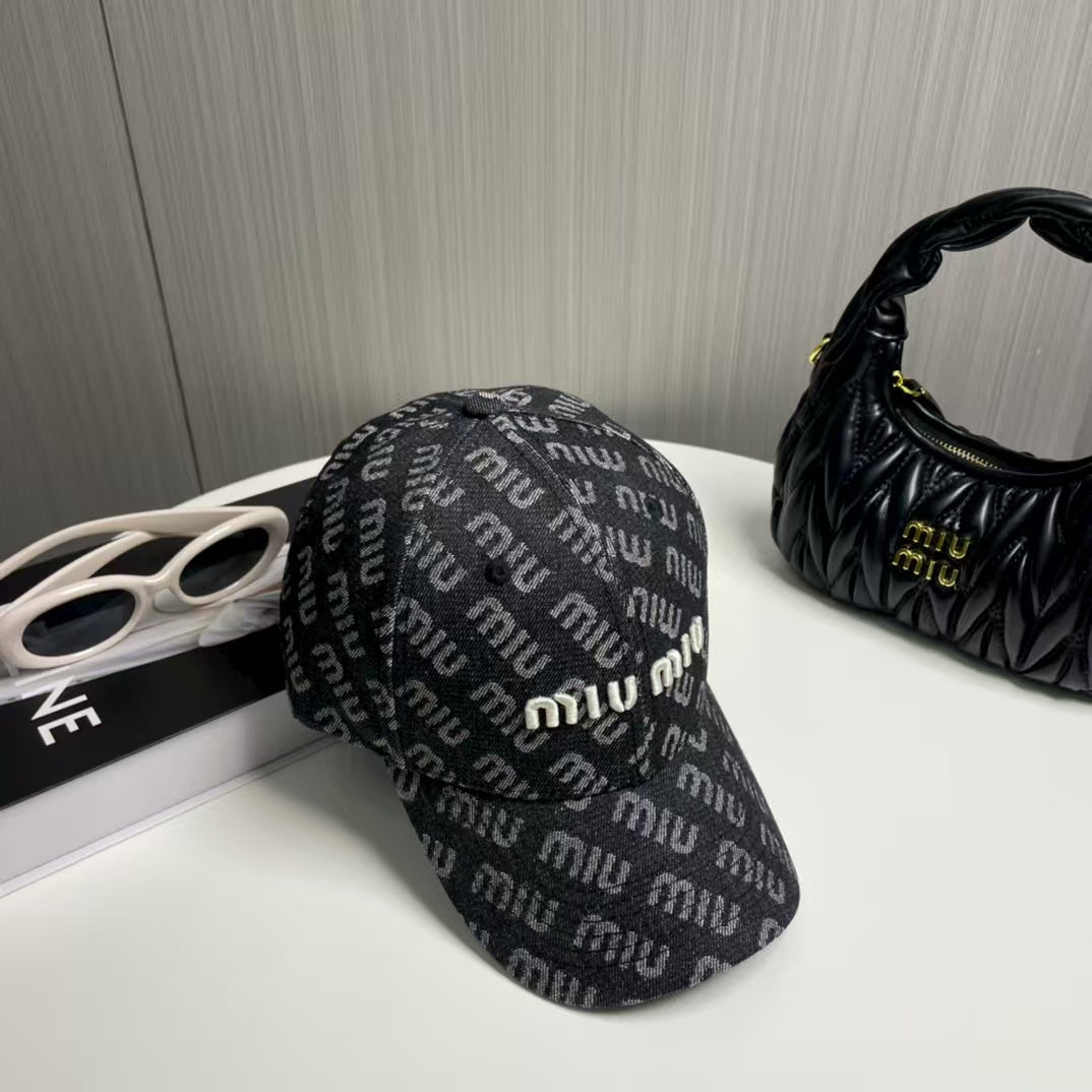 New embroidered baseball cap