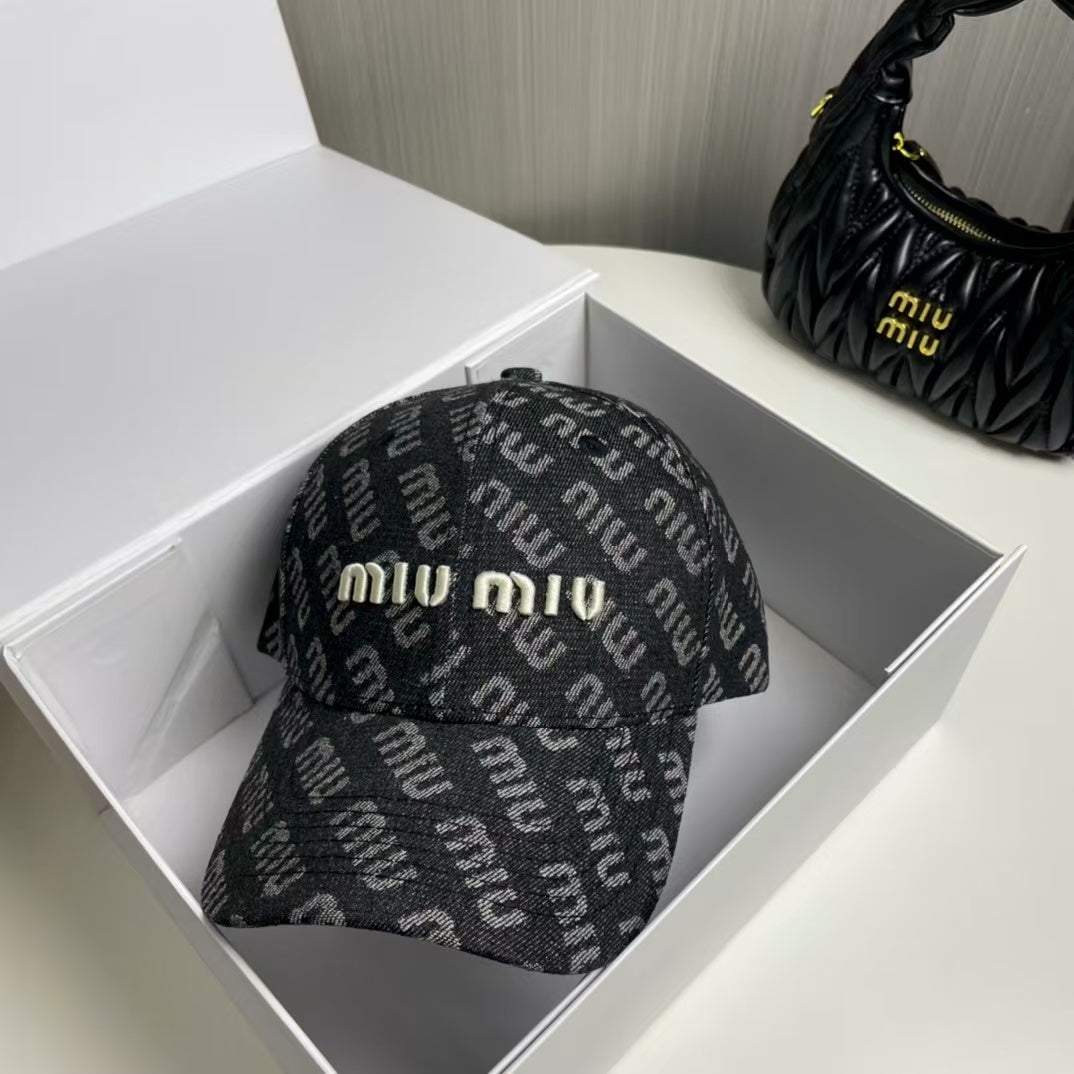New embroidered baseball cap