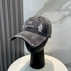 New hole breaking baseball cap