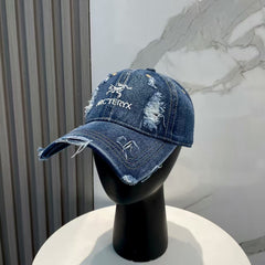 New hole breaking baseball cap