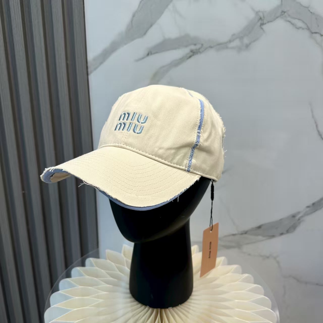 New embroidered baseball cap