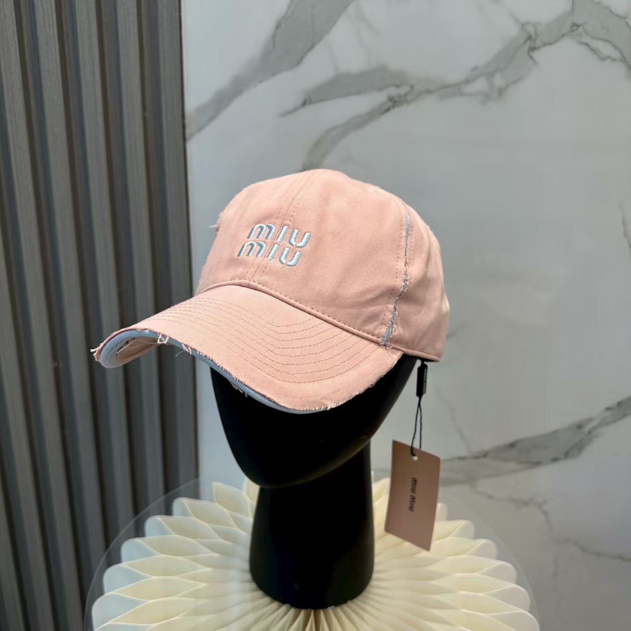 New embroidered baseball cap