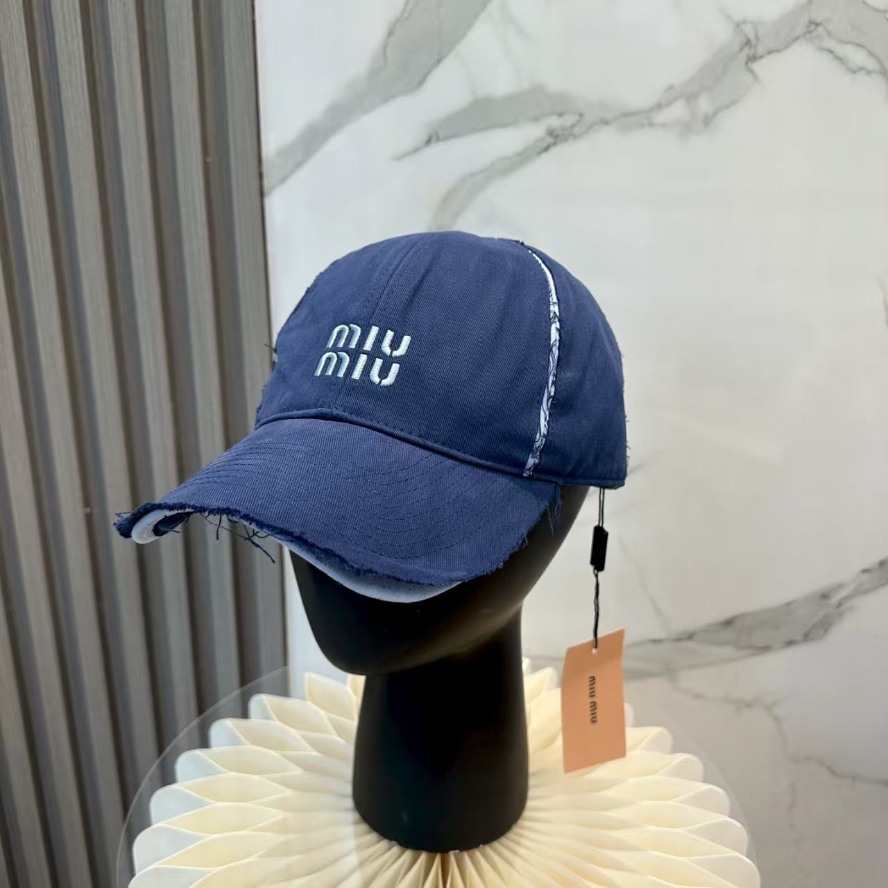 New embroidered baseball cap