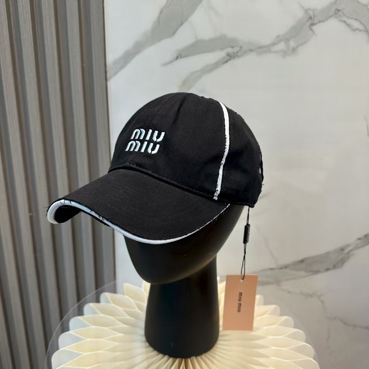 New embroidered baseball cap