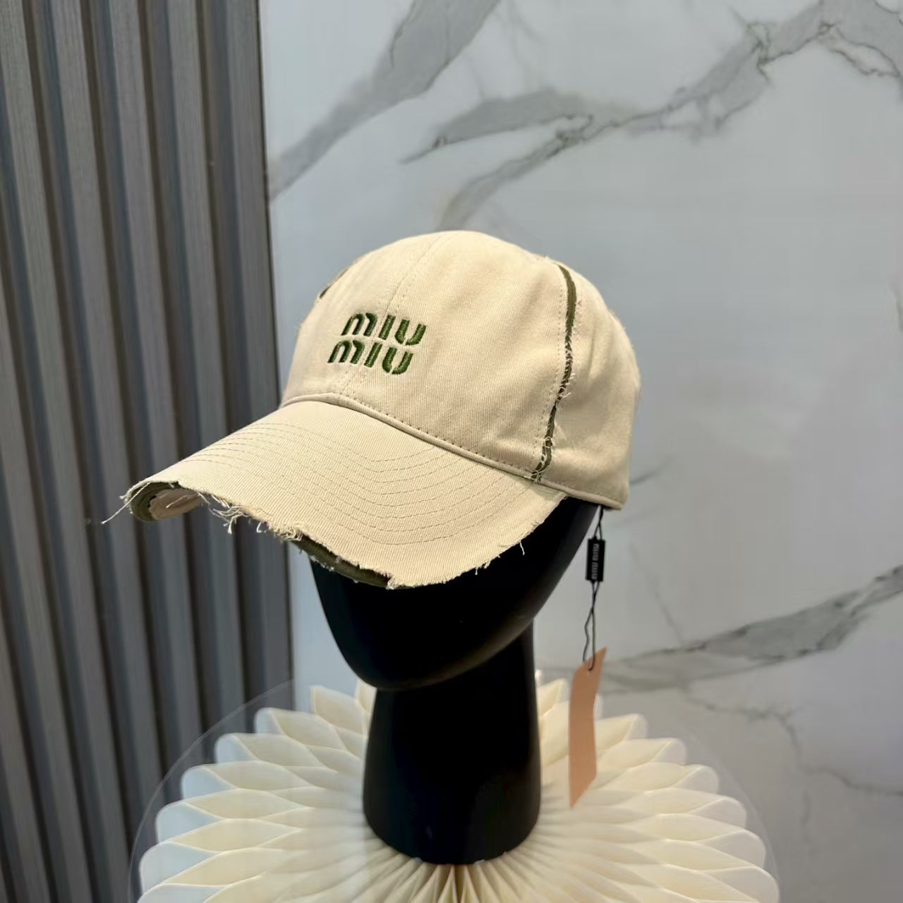 New embroidered baseball cap