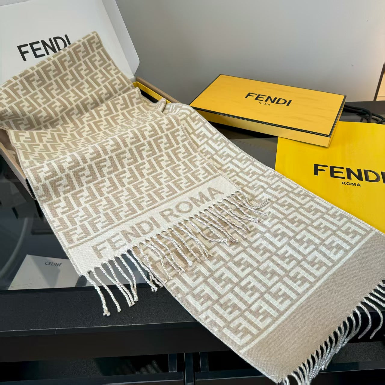 Letter scarf scarf