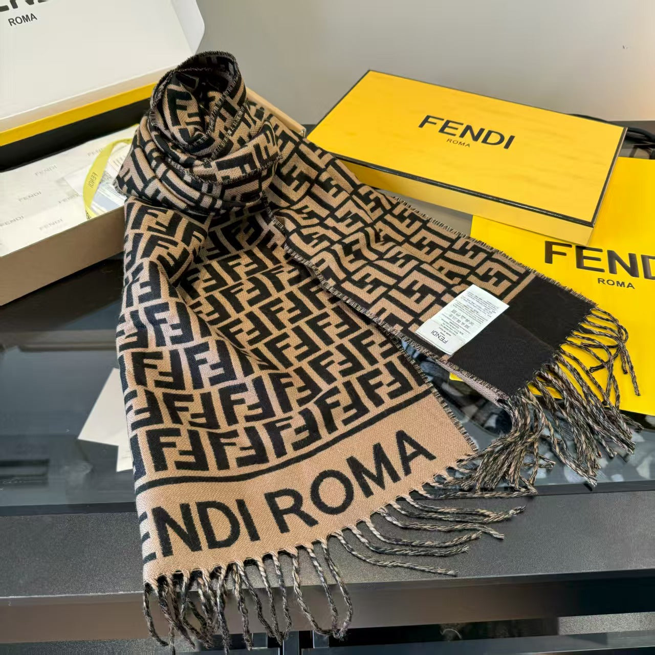 Letter scarf scarf