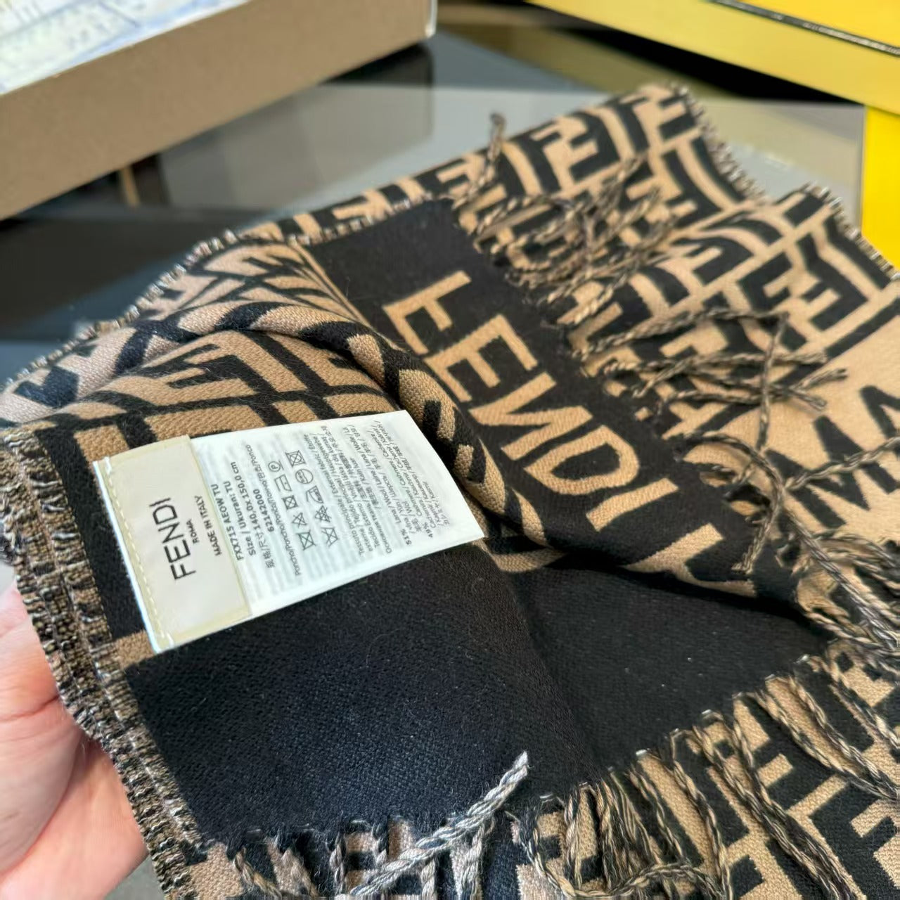 Letter scarf scarf