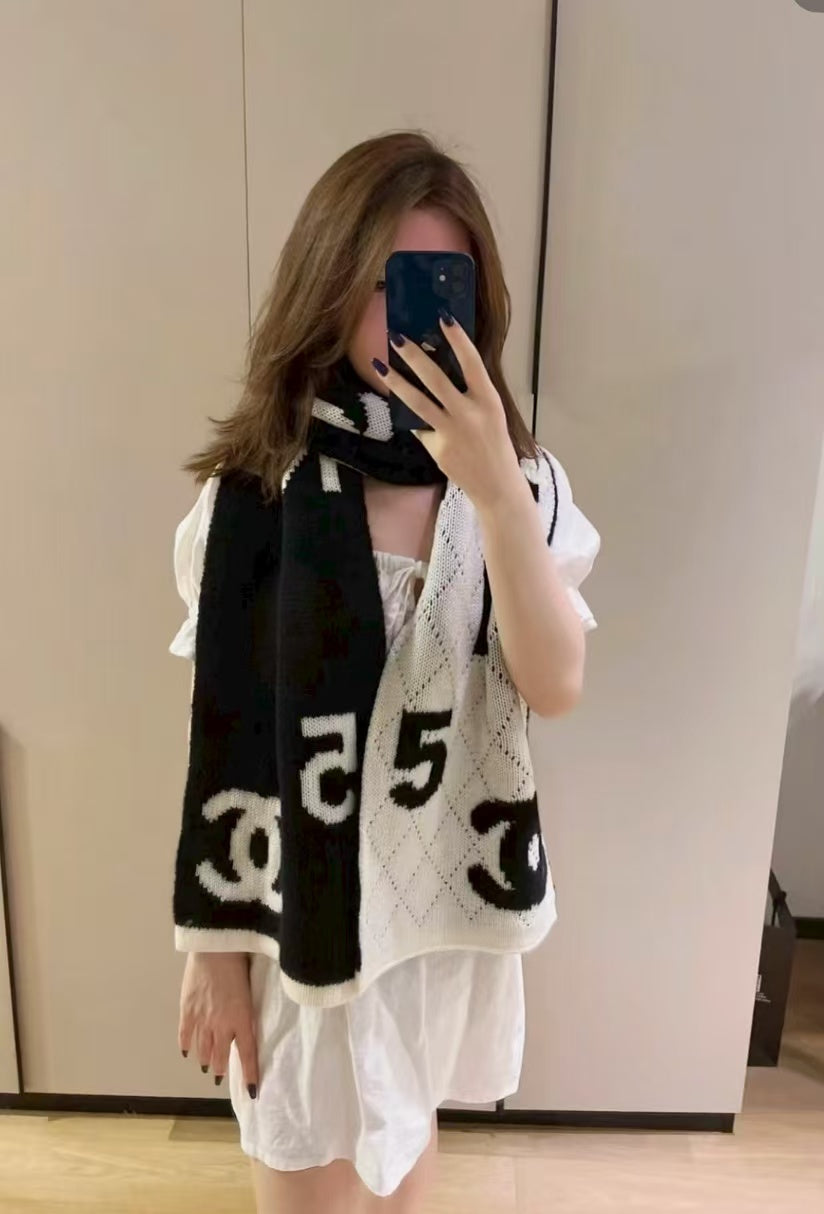 Fashionable embroidered knitted yarn scarf
