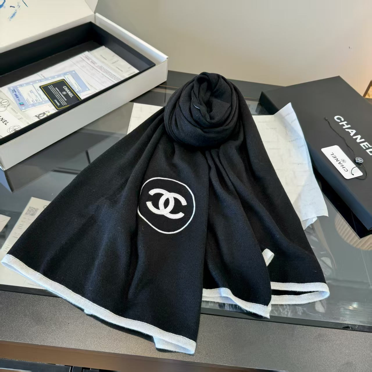 Classic cashmere shawl scarf