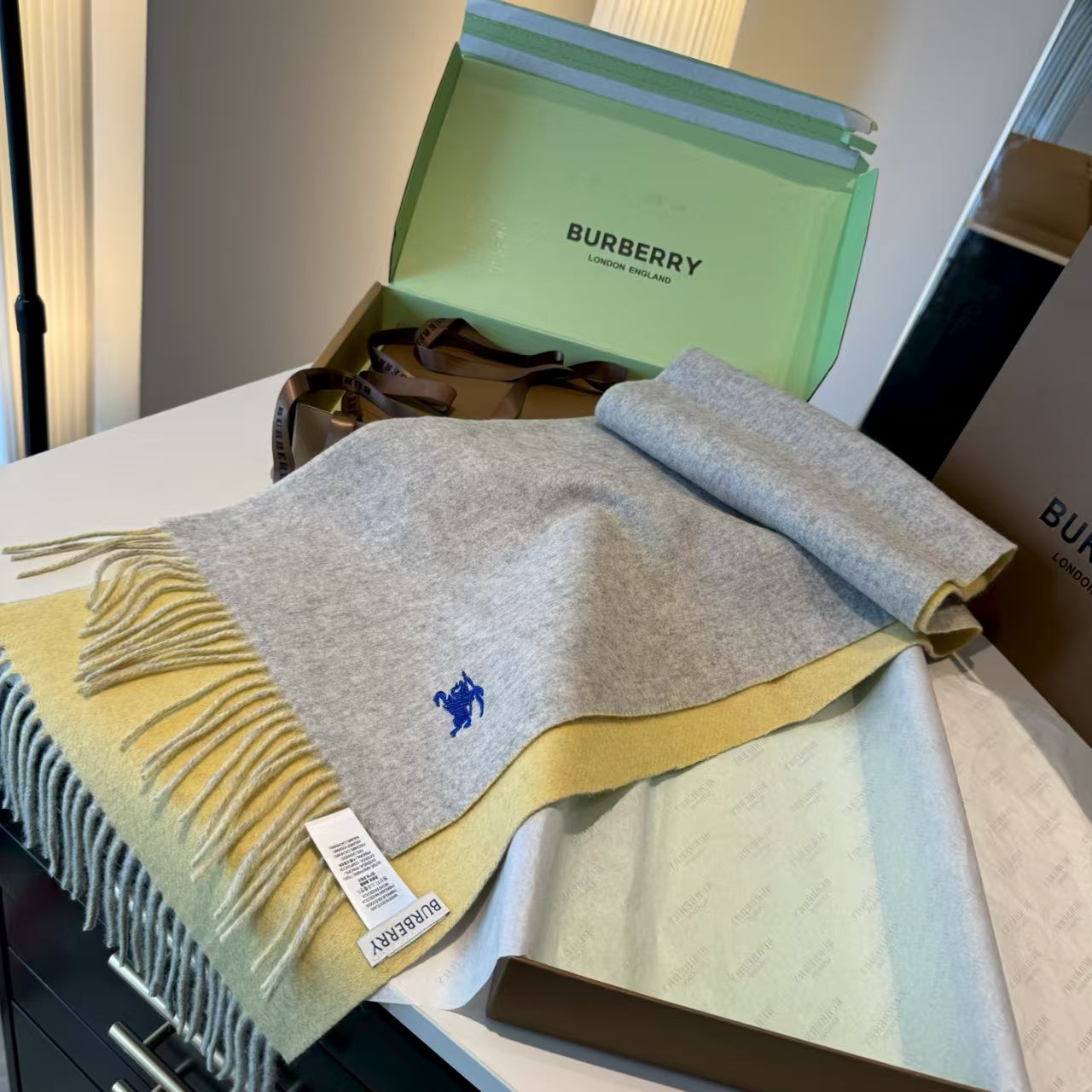 Double sided scarf