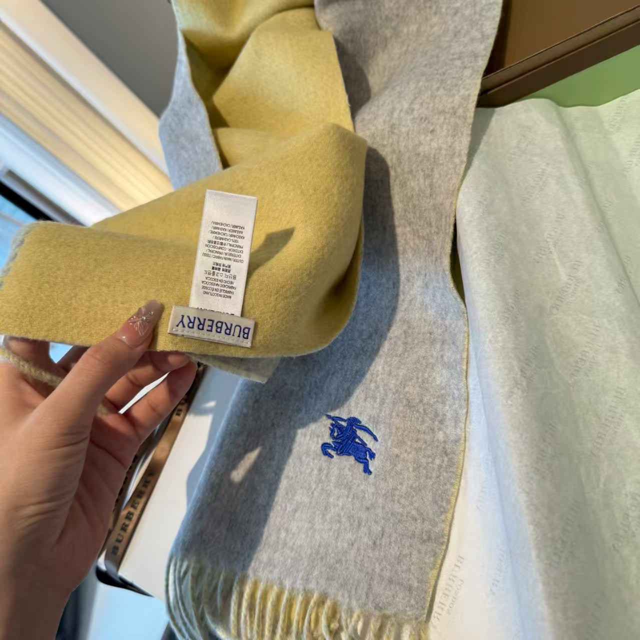 Double sided scarf