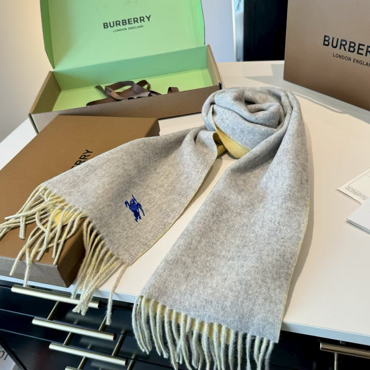 Double sided scarf
