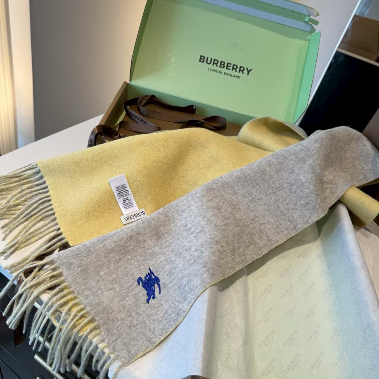 Double sided scarf