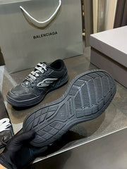 Autumn and winter sports shoes