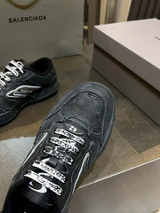 Autumn and winter sports shoes