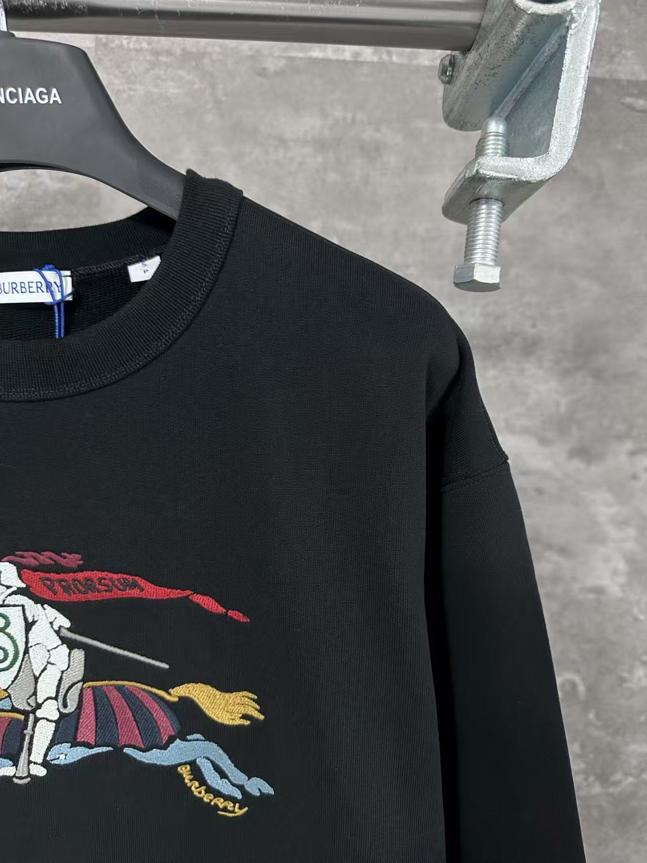 Embroidered round neck hoodie