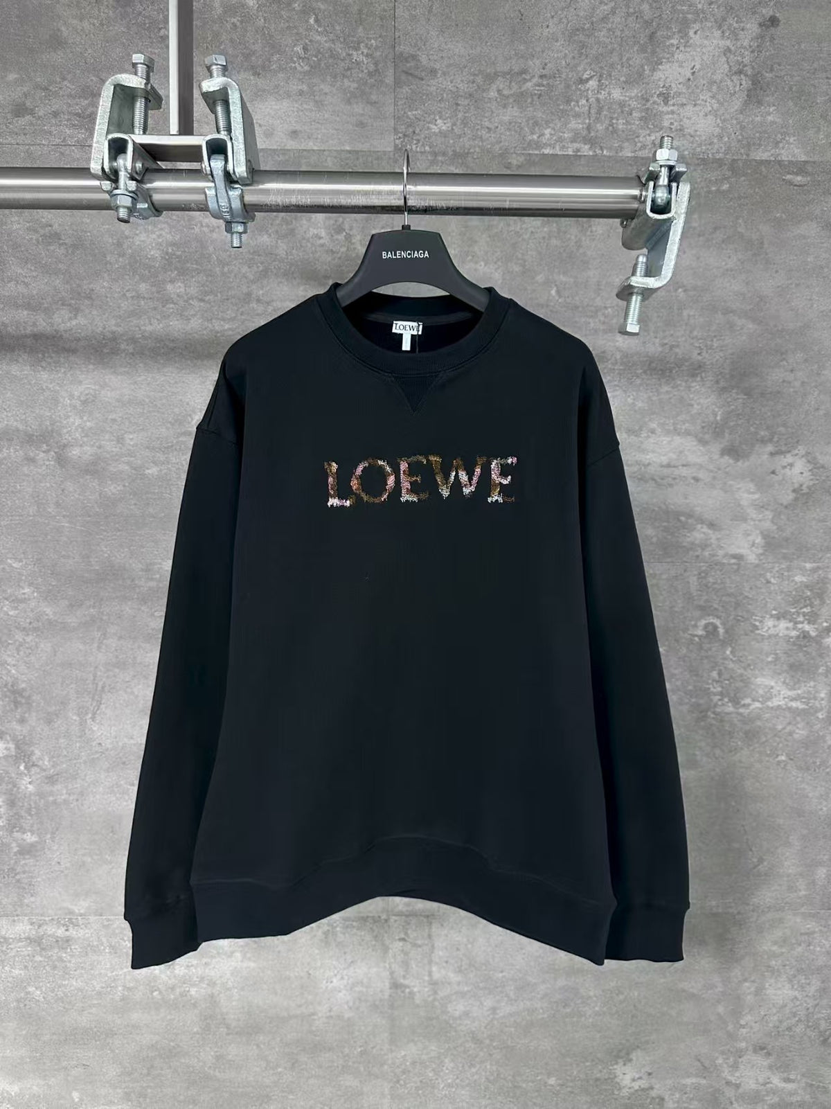 Gradient letter embroidered round neck hoodie
