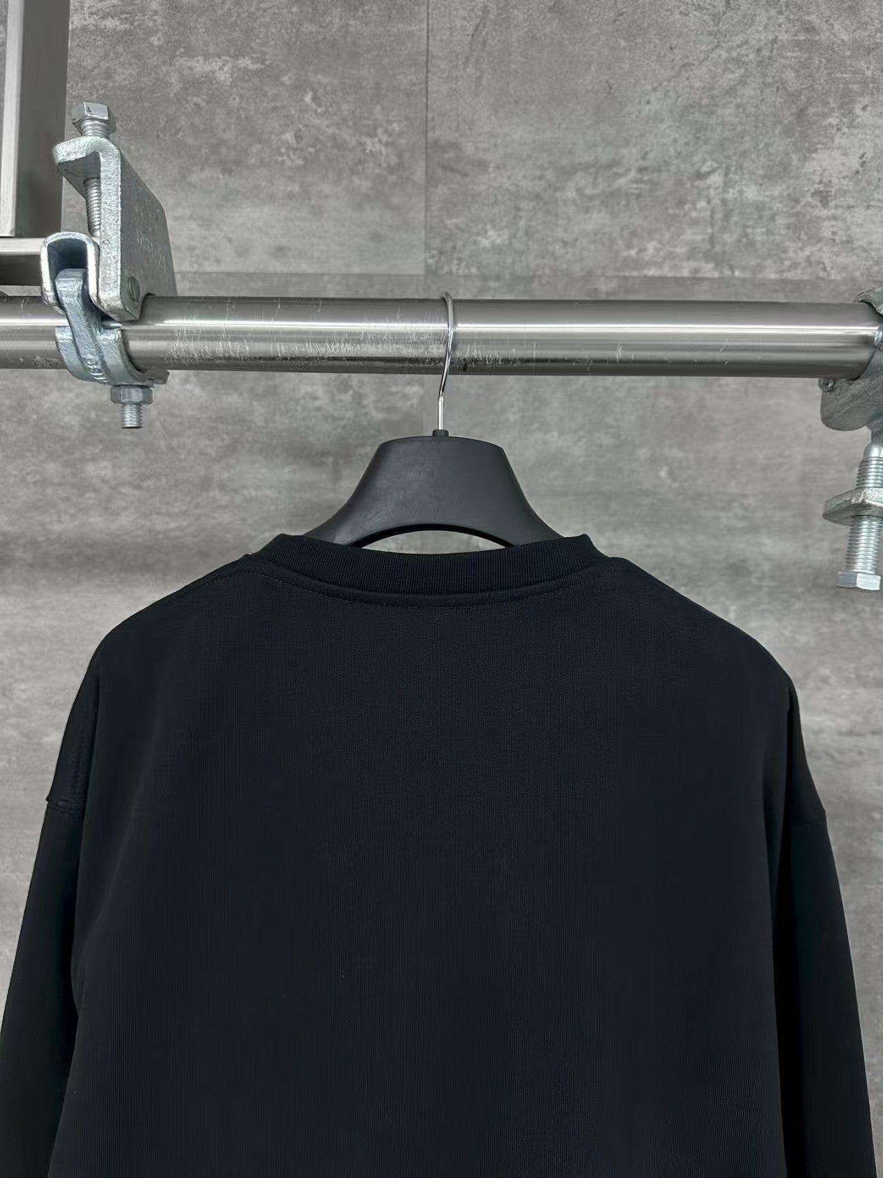 Gradient letter embroidered round neck hoodie