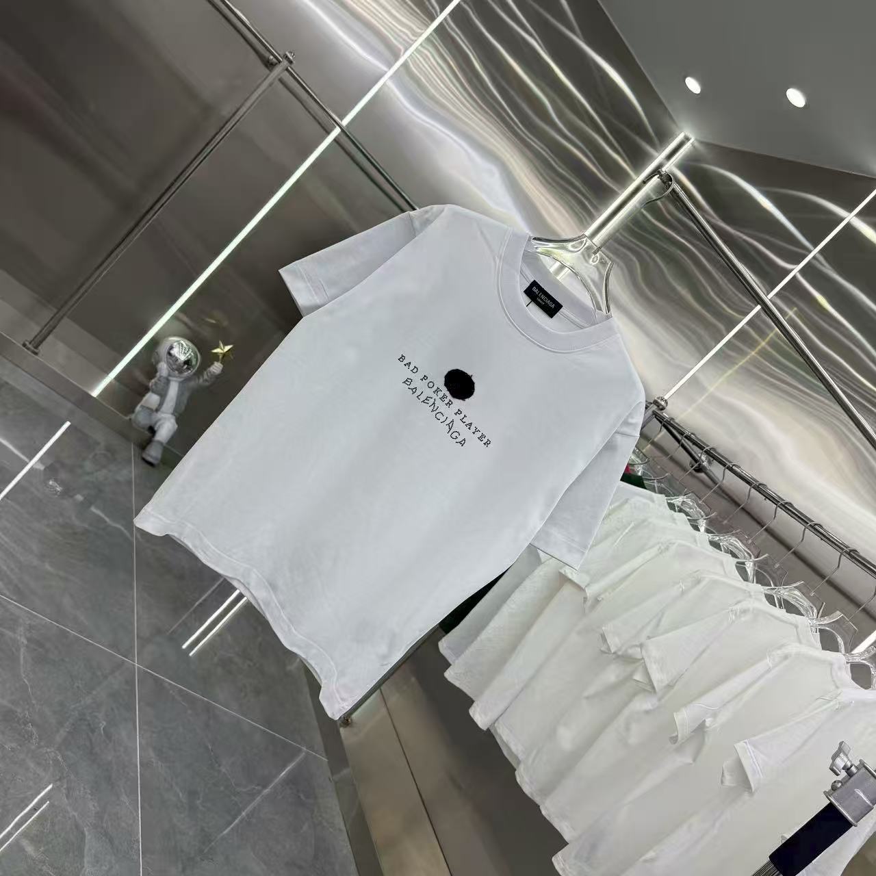 New round neck short sleeved shirt