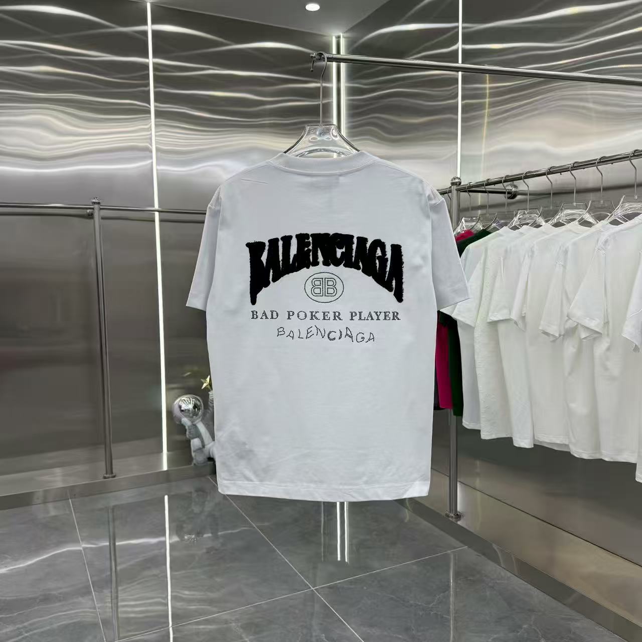 New round neck short sleeved shirt