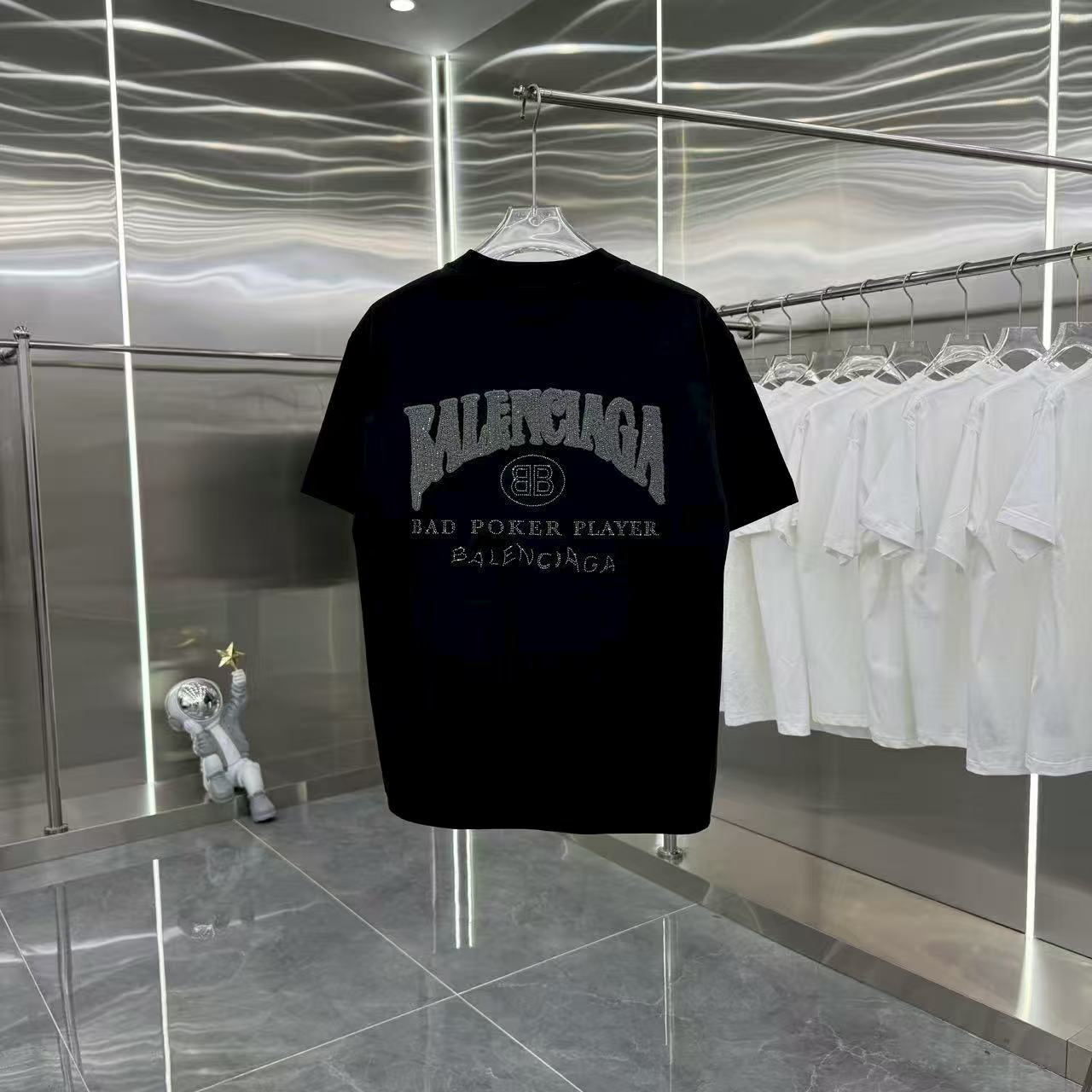 New round neck short sleeved shirt