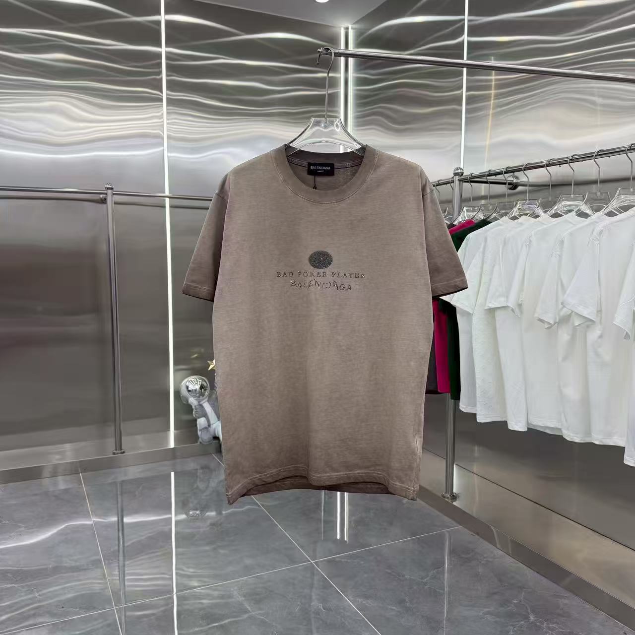 New round neck short sleeved shirt