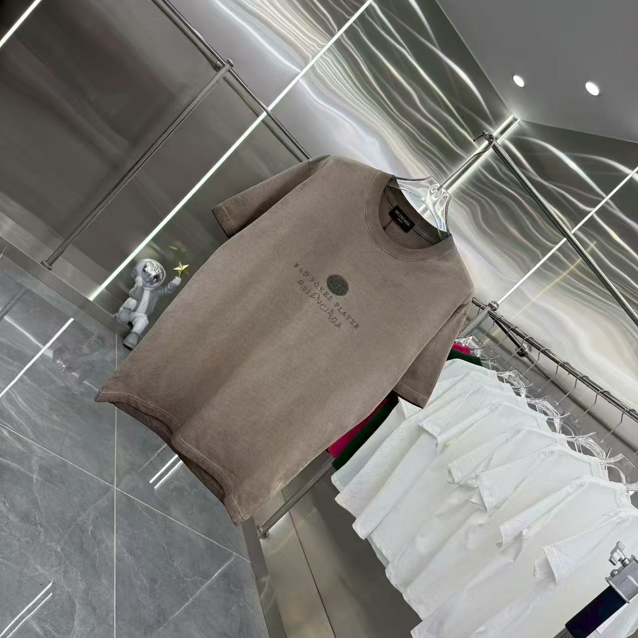 New round neck short sleeved shirt