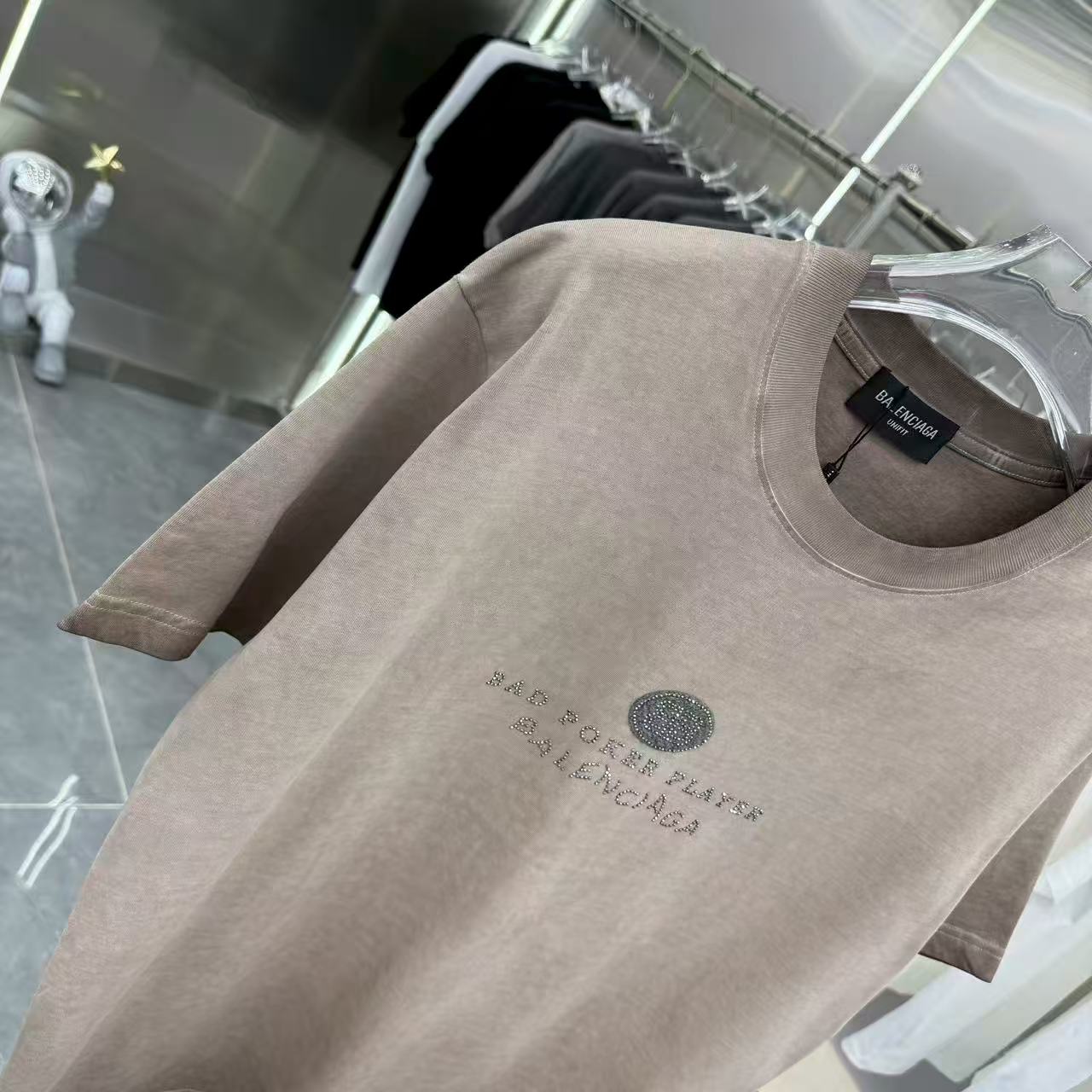 New round neck short sleeved shirt